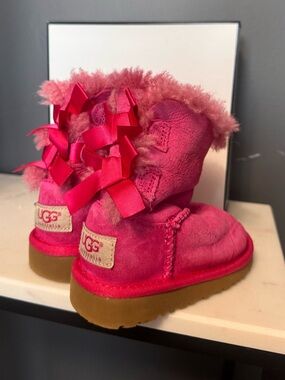 UGG Toddler Girl (Size 7) Bailey Bow Pink Ugg Boots